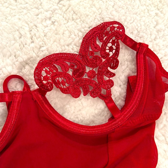 Red open cup chemise with garters Dreamgirl OS - Picture 7 of 7